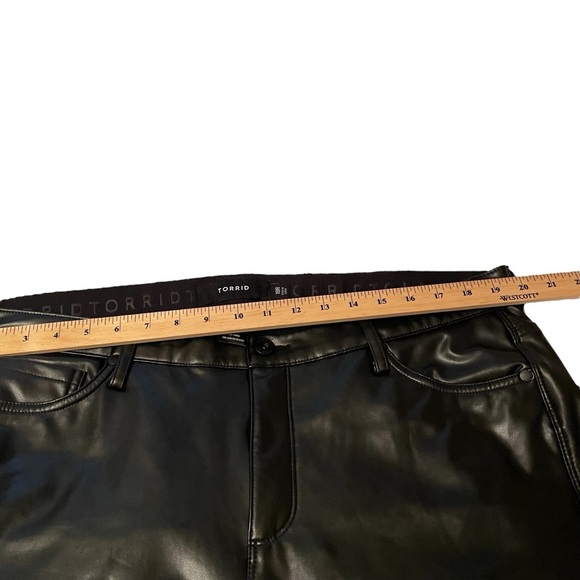 Torrid Plus Size - Perfect Skinny Faux Leather Mid Rise Pant-Size 18Regular - Picture 4 of 14